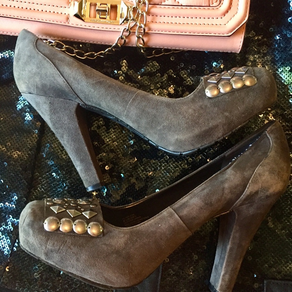 BCBG Grey Suede Studded Square toe Pump 8.5